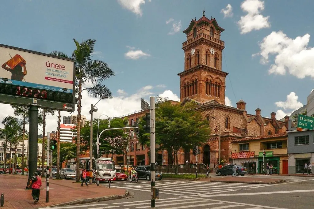Apartment Habitacion Sencilla Con Bano Privado En Poblado-A3 Medellin Colombia